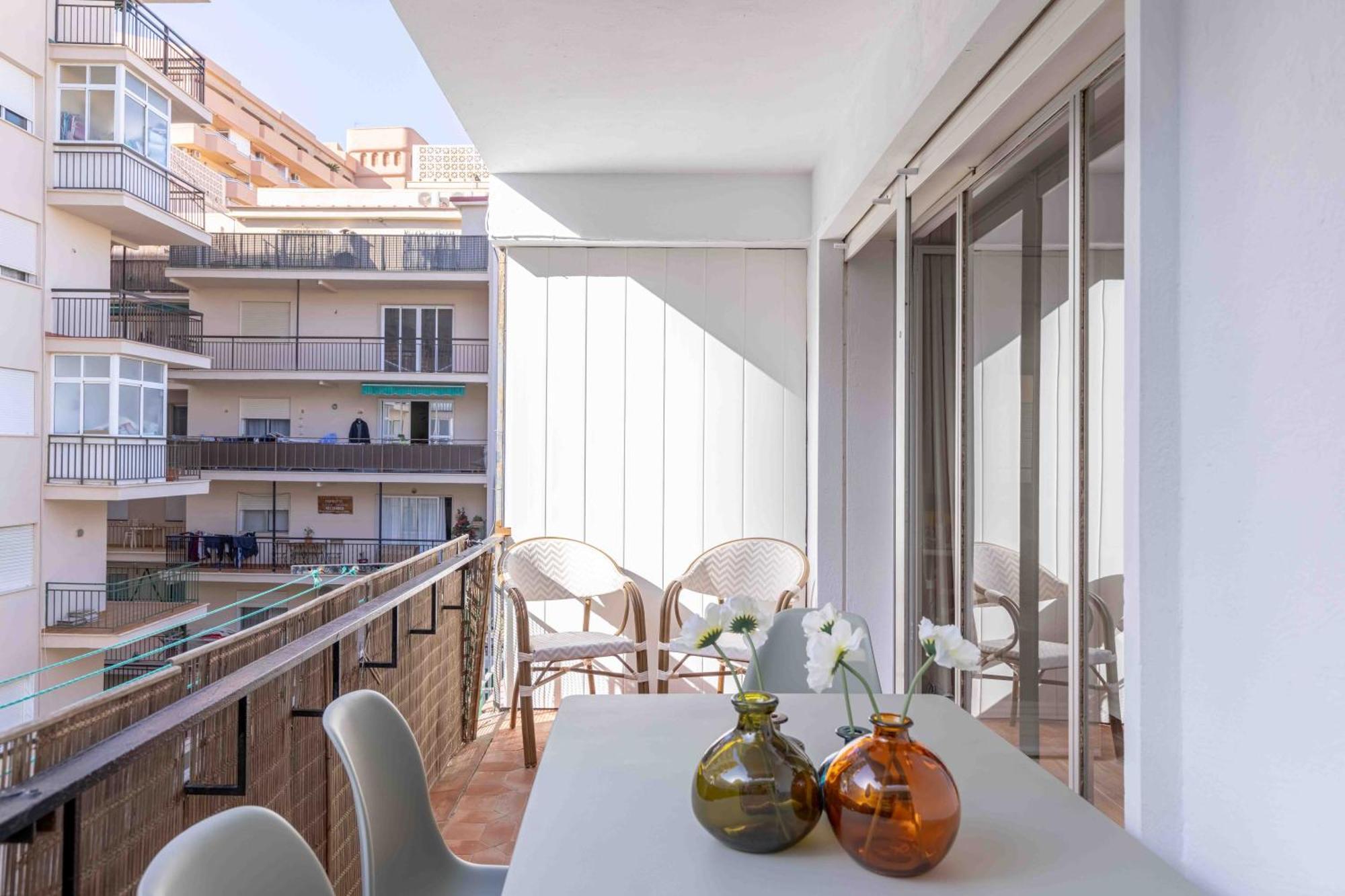 New Boliches 2nd Line With Parking Huoneisto Fuengirola